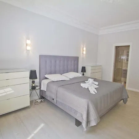 Luxury With Sea View Next To Negresco Lägenhet *